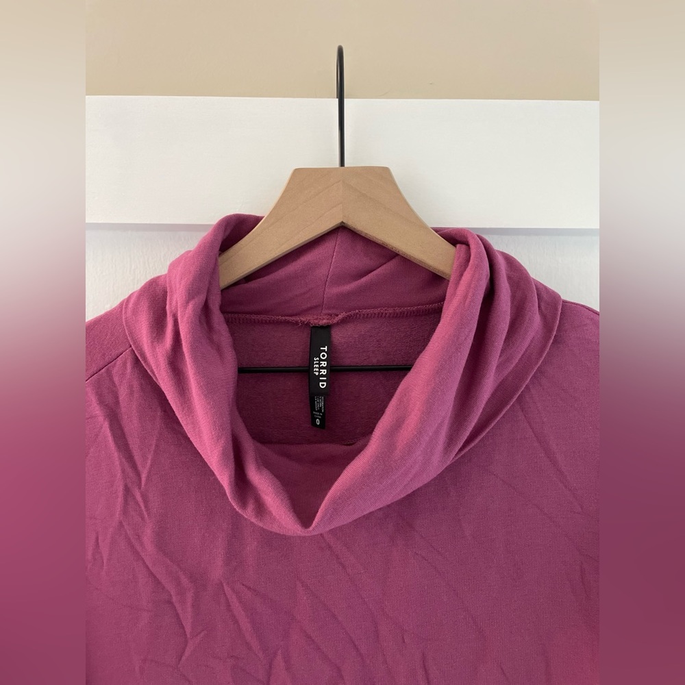 TORRID Dream Fleece Cowl Neck Lounge Sweatshirt in Violet Quartz Size 0 | Large - Picture 8 of 12